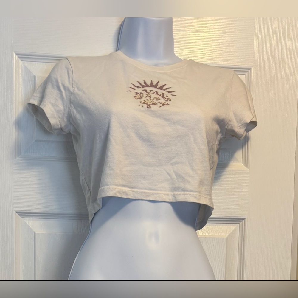 Women's Cream Graphic Crop Top